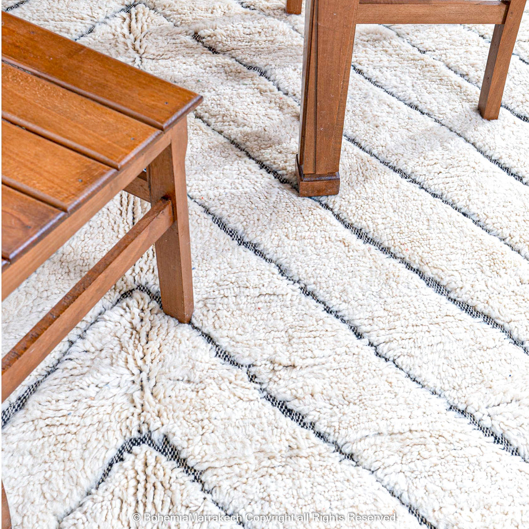 Black and White Moroccan Rug with Chevron Design – Handmade Wool Beni Ourain Rug