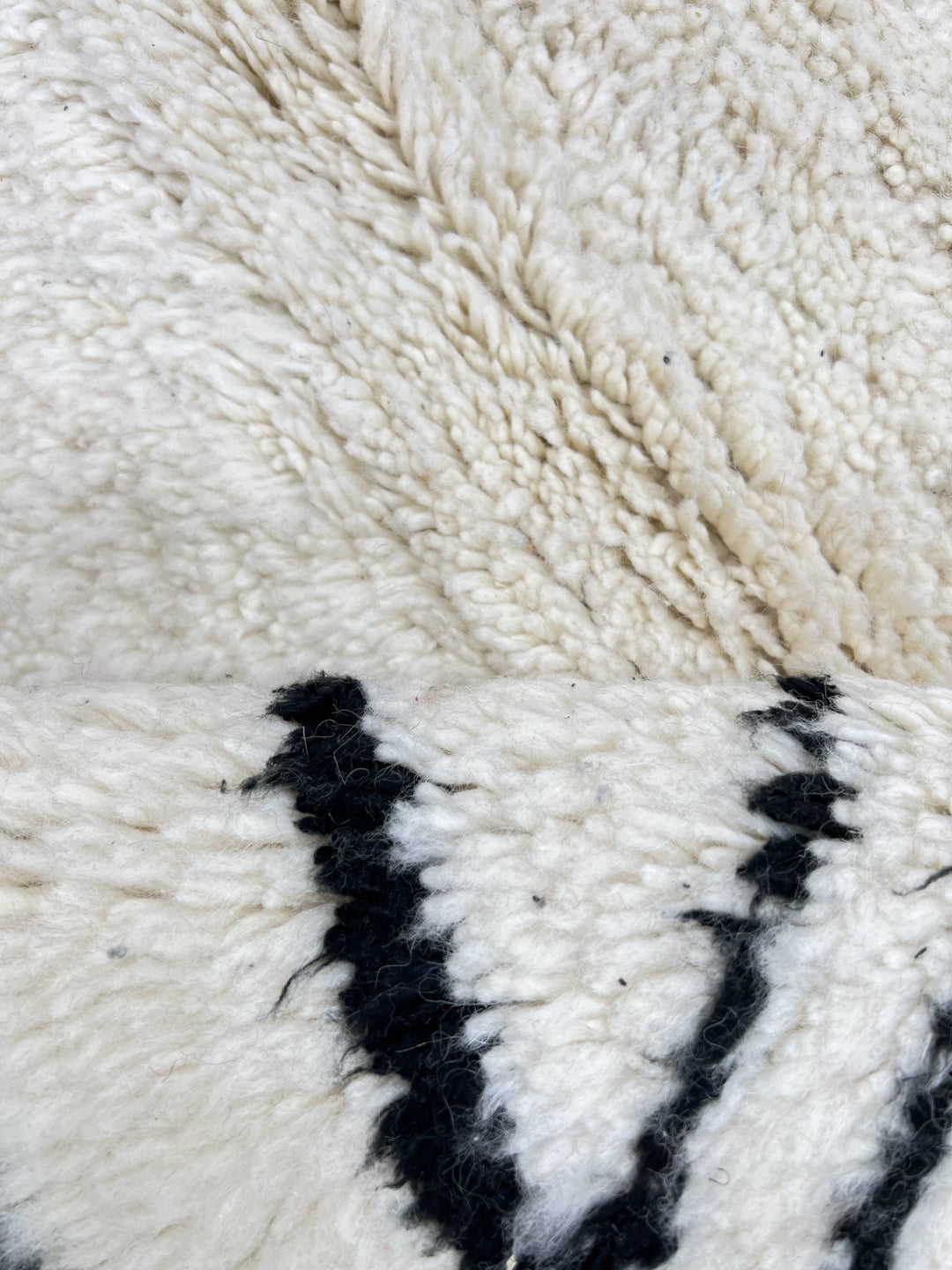 Round Moroccan Wool Rug – Diamond Pattern