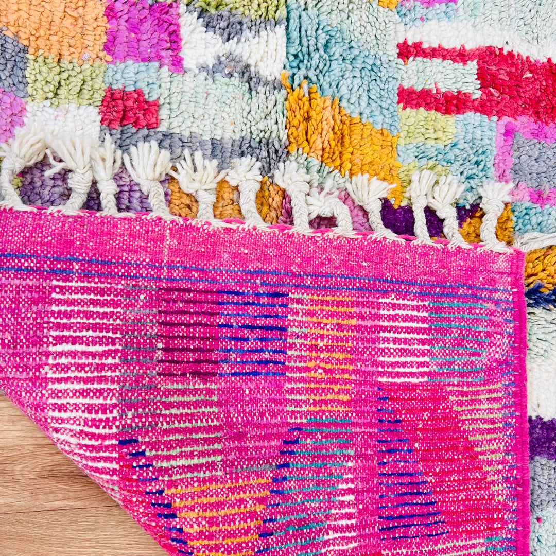 Colorful vintage Moroccan rug with geometric pattern – 243 x 167 cm

