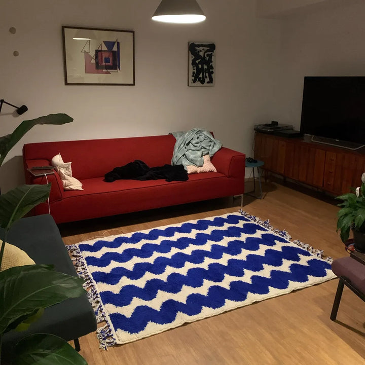 Blue &amp; White Moroccan Wool Rug – Wavy Berber Design