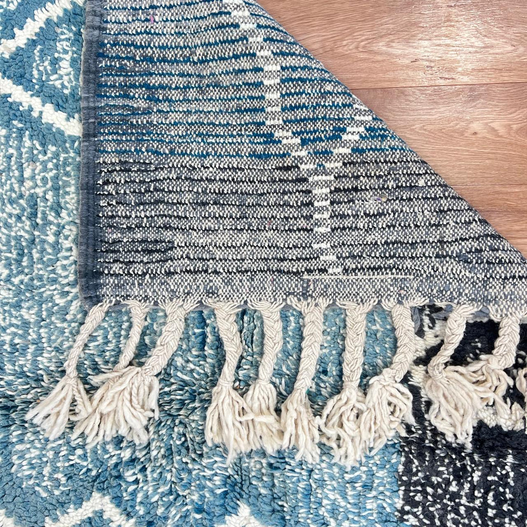 Vintage Moroccan Wool Rug – Blue &amp; Cream Geometric Berber Design 775